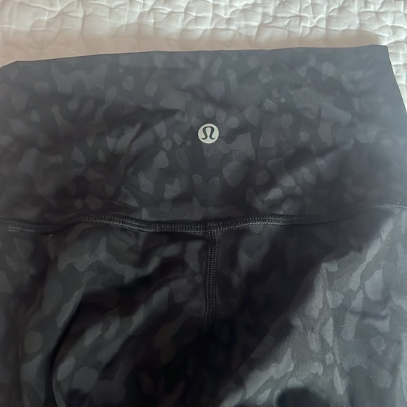 lululemon leggings ‘23 inch - Picture 3 of 3